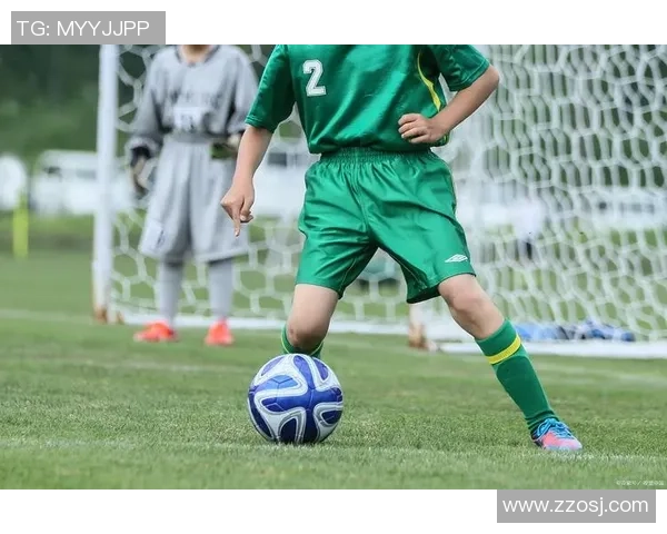 176身高足球球星速度与技术并存展现绿茵场上的独特风采 176身高足球球星速度与技术并存展现绿茵场上的独特风采