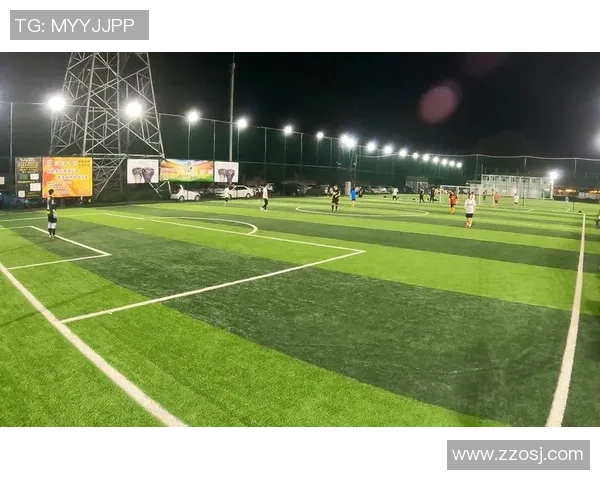 我是足球场上的王者，带你走进我的世界与辉煌时刻